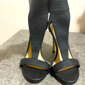 Snake print Beautiful justfab black heel sandal
